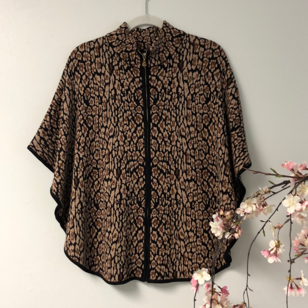 NWT Anne Klein Leopard Print Zippered Poncho Cape
